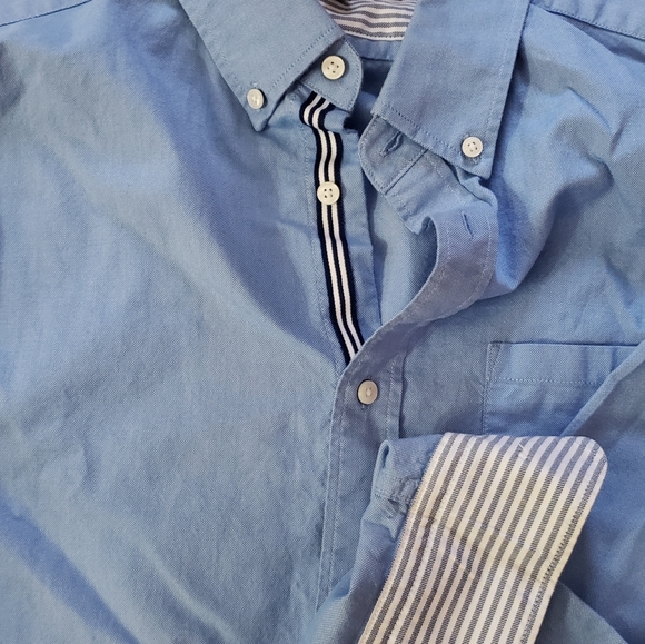 Banana Republic Medium Shirt - Picture 2 of 4
